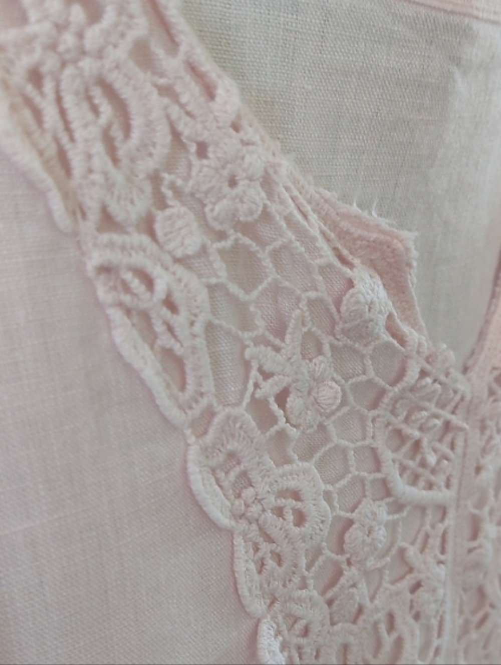 Lace-Trim V-Neck 100% Linen Tunic Top - Light Pink, Made in Italy - Picture 4 of 6